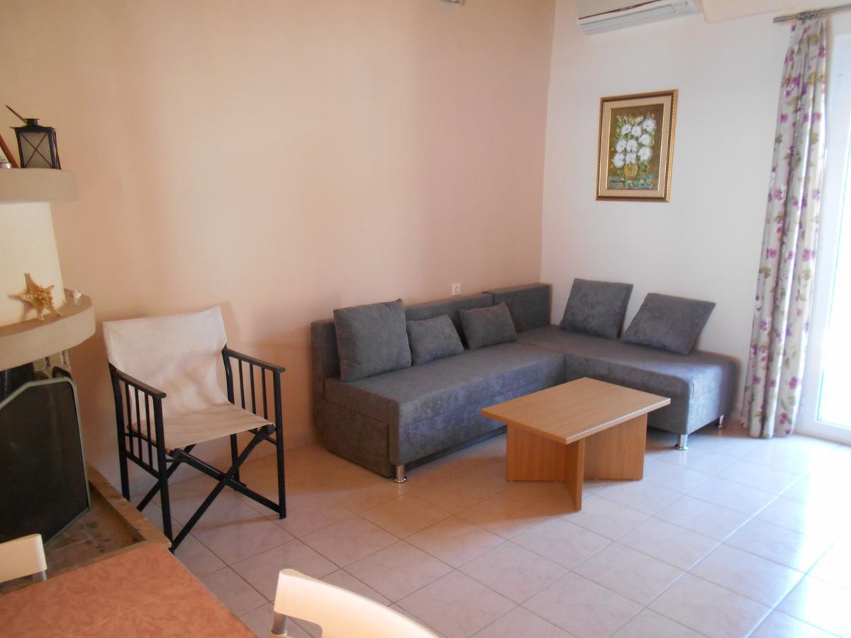 Zephyros Rooms And Apartments Drymon 外观 照片